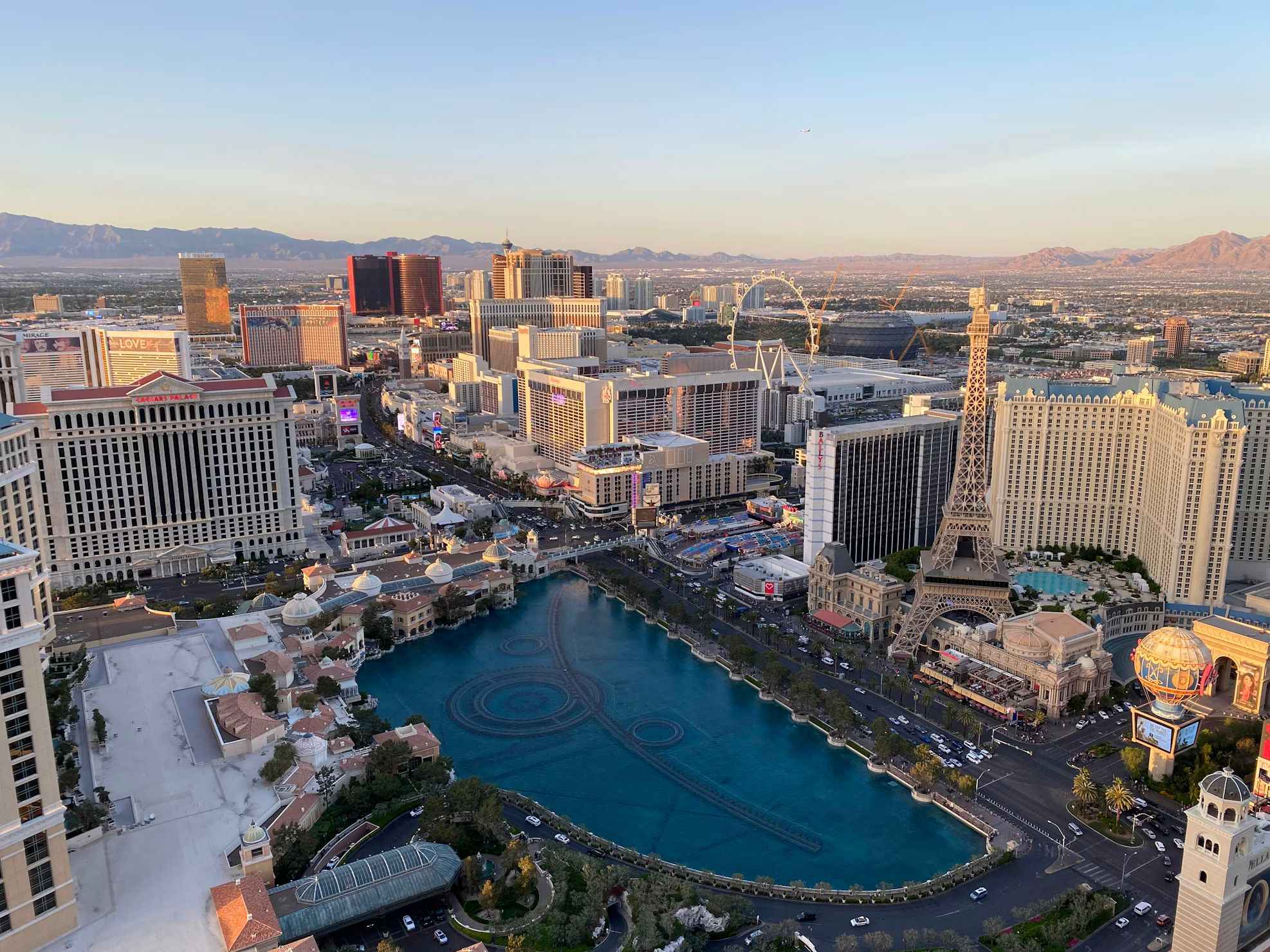 Las Vegas Strip Daytime View Near Fifty 101 Apartments